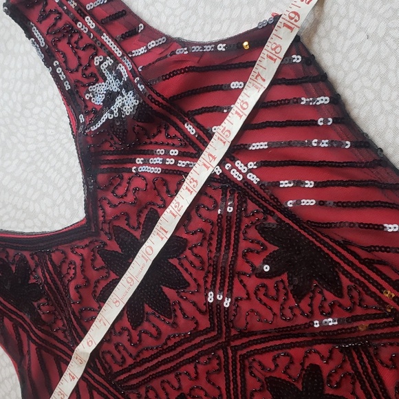 1920s Style Black & Red Sequined Sleeveless Cocktail Dress with Fringe - Picture 9 of 16